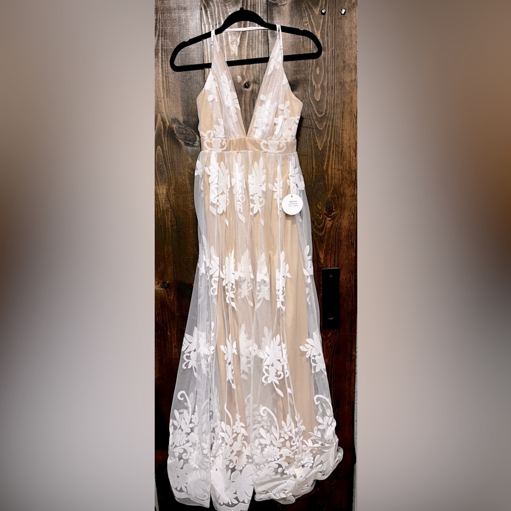 Luxxel • Medium • White/Nude • Dress